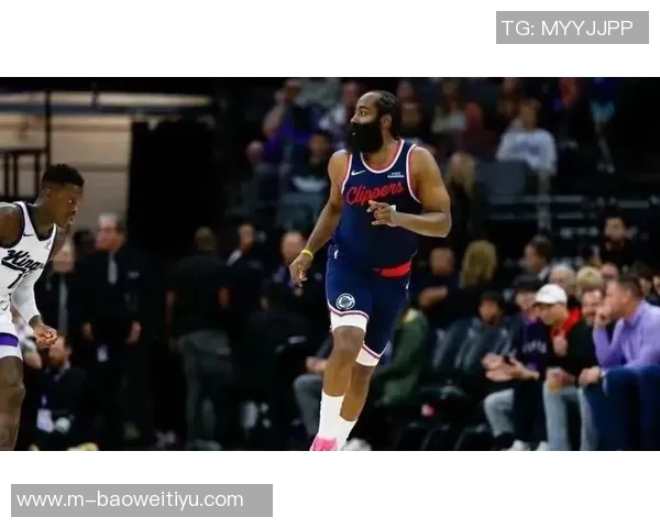 哈登首节表现出色8投5中斩获13分1篮板1助攻状态回暖令人期待 哈登首节表现出色8投5中斩获13分1篮板1助攻状态回暖令人期待