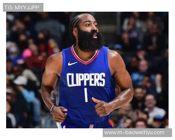 哈登小卡第三节体力透支哈登上半场主动请求休息引关注