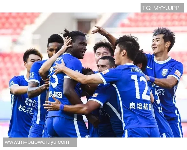 携手共进迎新篇章祝武汉三镇足球俱乐部12岁生日快乐 携手共进迎新篇章祝武汉三镇足球俱乐部12岁生日快乐